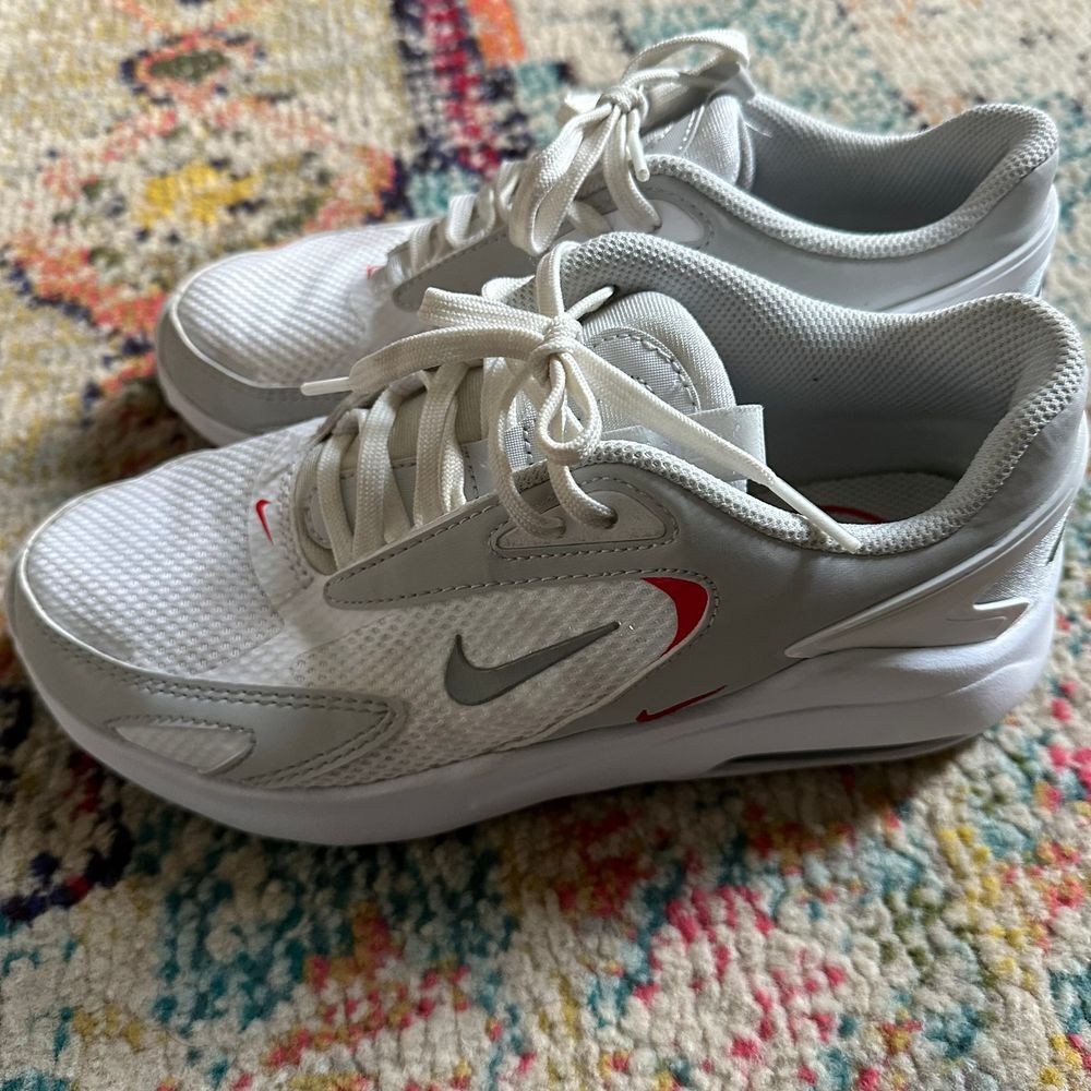 Nike Air Max Athletic Shoes White Gray Mesh Sneakers Bolt